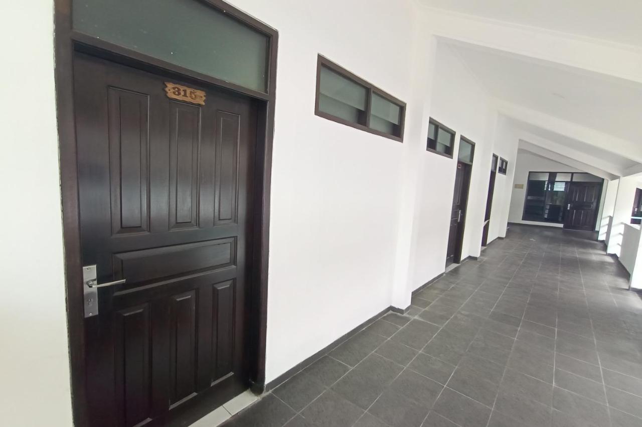 Oyo 92324 Sinar Rejeki Sukabumi