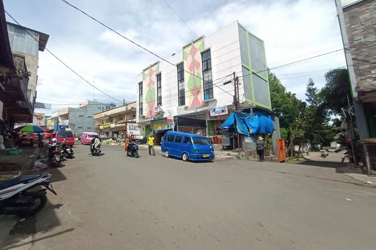 Oyo 92324 Sinar Rejeki 2* Sukabumi