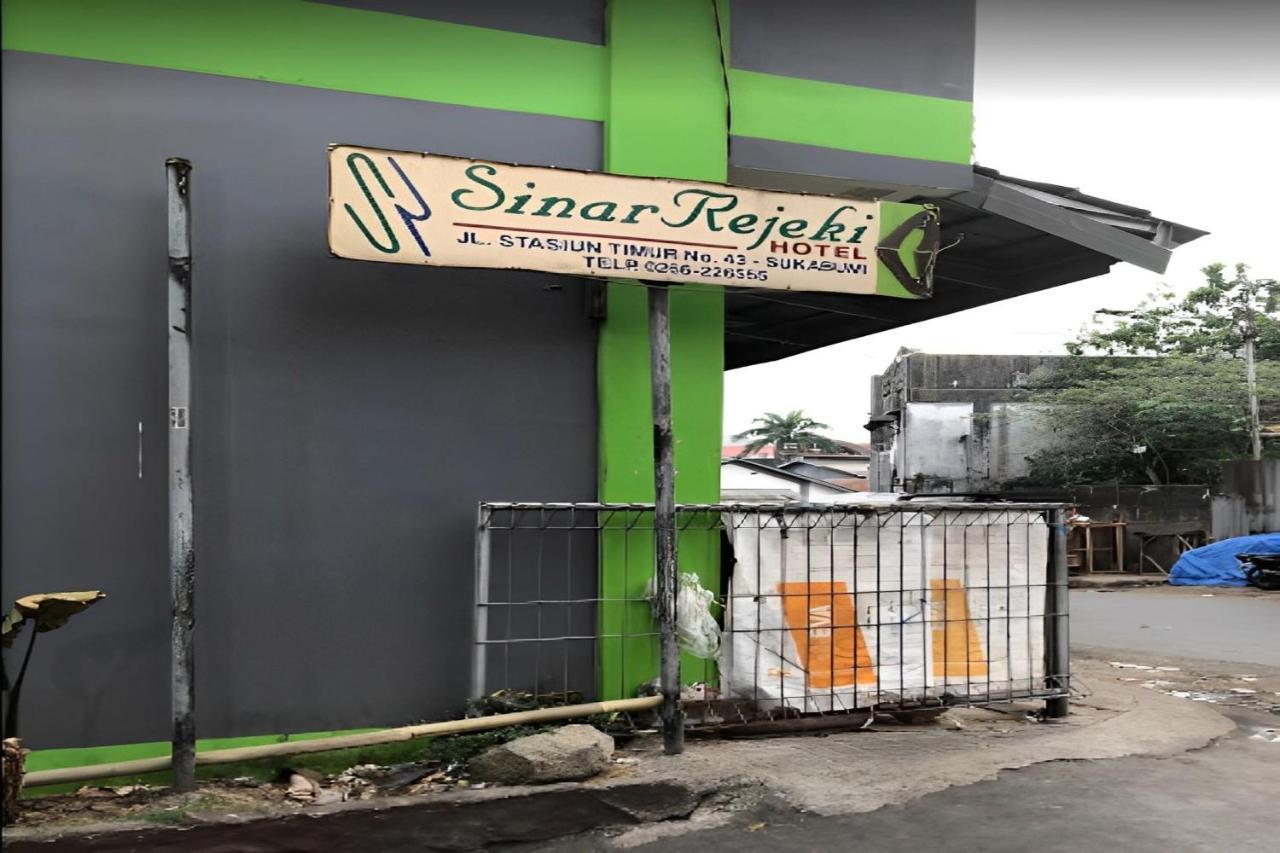 Oyo 92324 Sinar Rejeki Sukabumi
