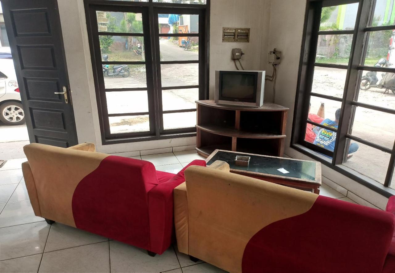 Oyo 92324 Sinar Rejeki Hotel 2*